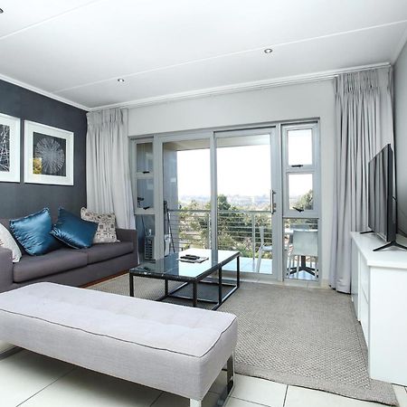 Epic Lifestyle Apartment Sandton Йоханнесбург Экстерьер фото
